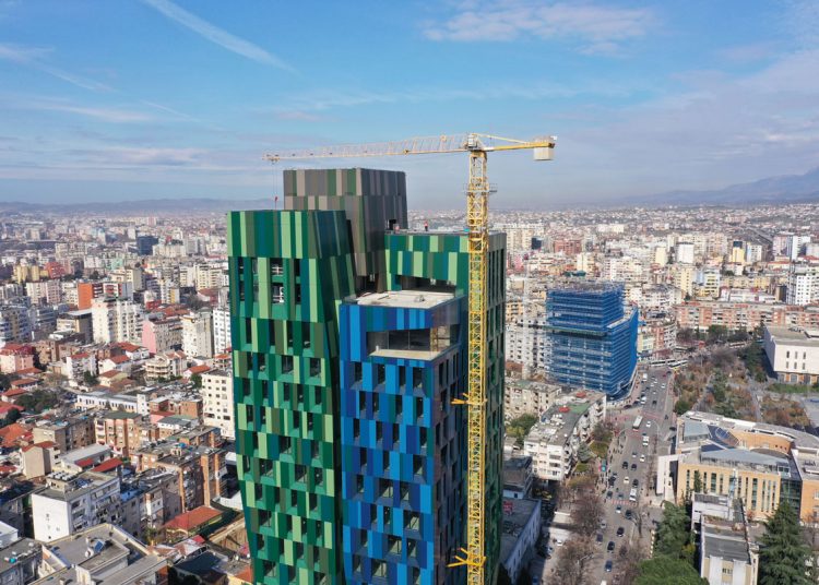 ALBAN TOWER sa TEHNOMARKET fasadom i ALUCOIL panelima