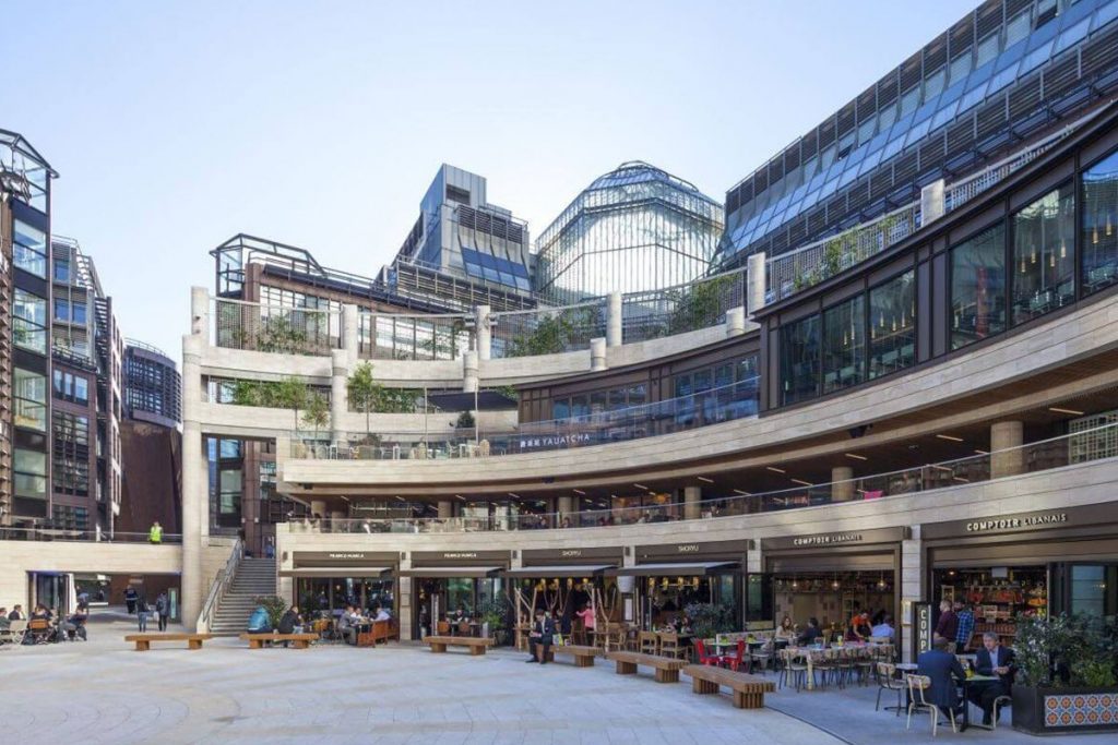 Broadgate Circle, London, Velika Britanija. Upotrebljeni su sistemi: MB-59S, MB-SR50N