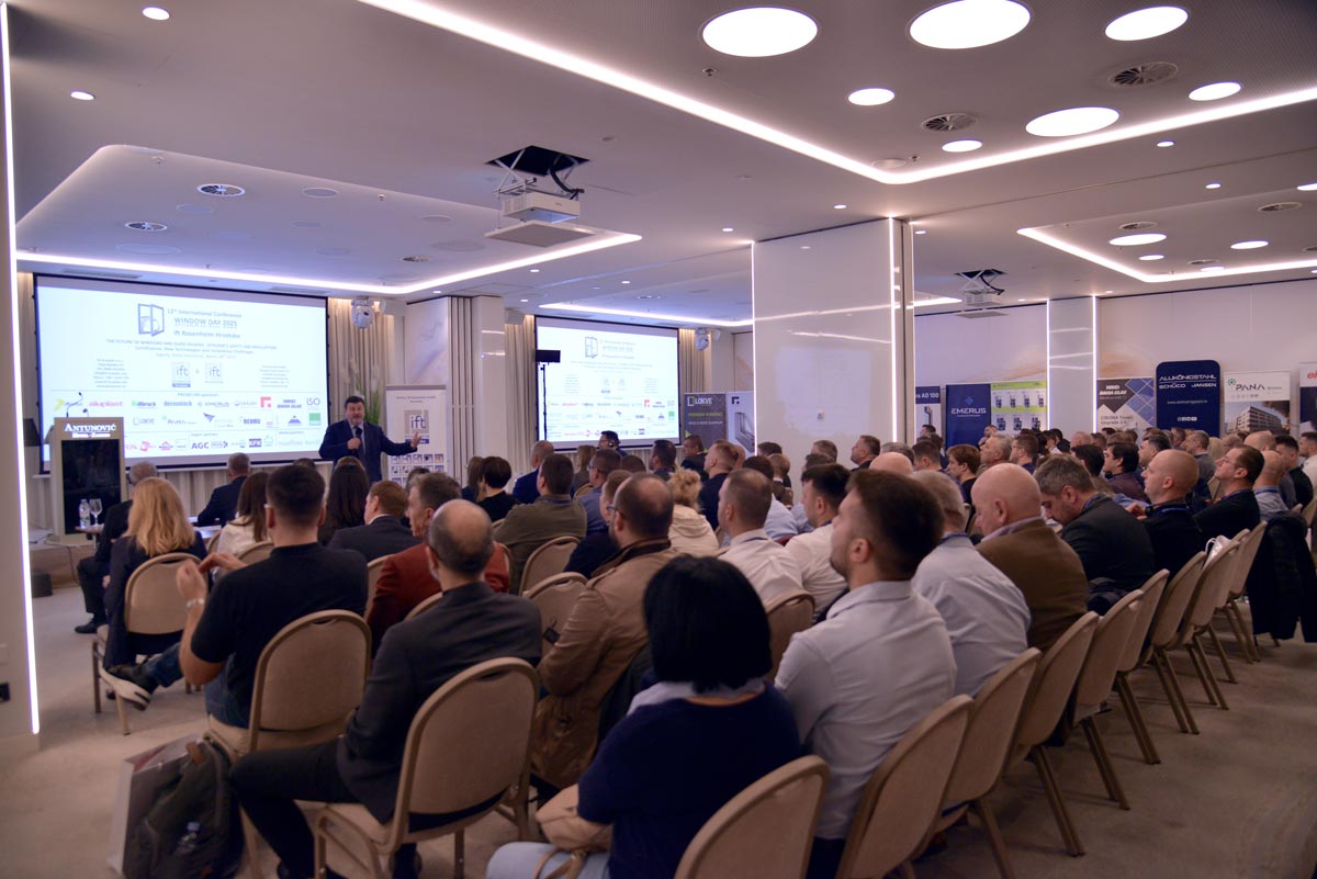 Posjetitelji u konferencijskoj sali na 12. međunarodnoj konferenciji DAN PROZORA 2025 / foto: ift Hrvatska d.o.o.