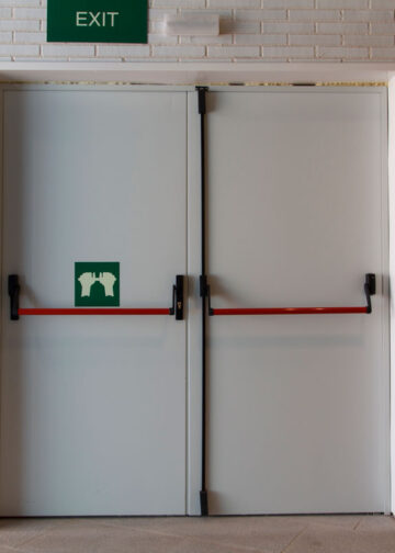 Protupožarna vrata / foto: freepik.com