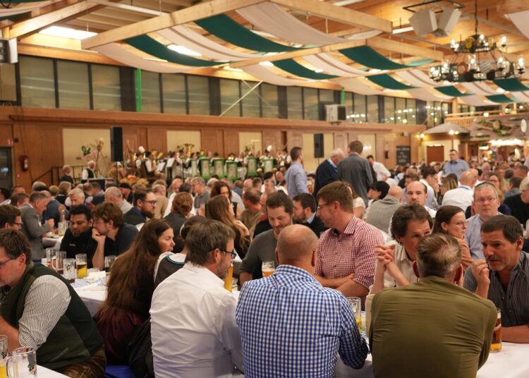 Bavarska večer s Oktoberfest ugođajem ponovno je bila poseban vrhunac događaja / foto: ift Rosenheim