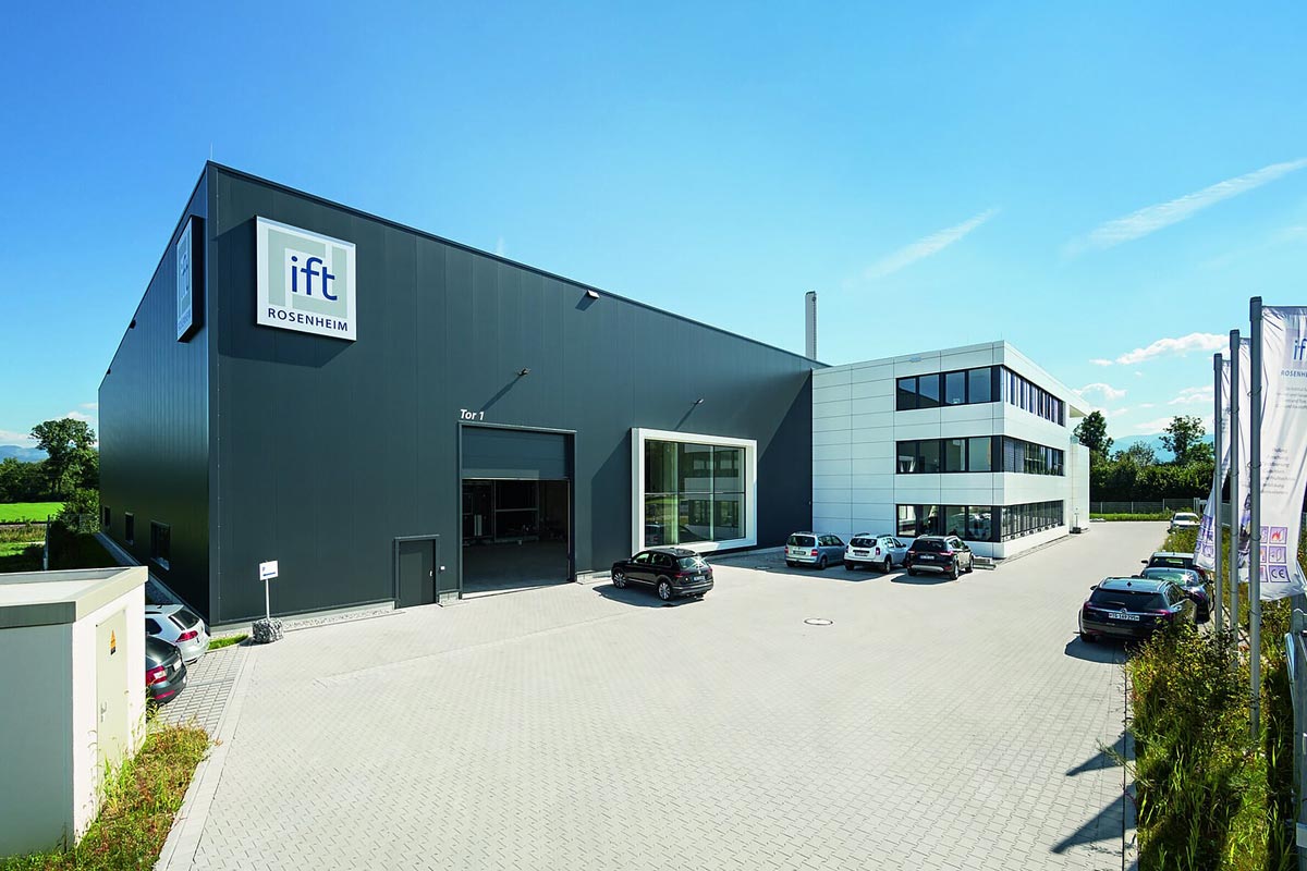 ift Rosenheim laboratorij za ispitivanje prozora i vrata na zrakopropusnost, vodonepropusnost, udare vjetra, protuprovalnost i toplinu / photo: ift Rosenheim