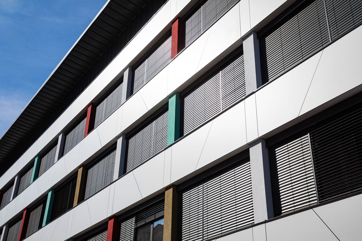 Osnovna škola "Desanka Maksimović" + METŠ u Priboju / photo: SADA Architects