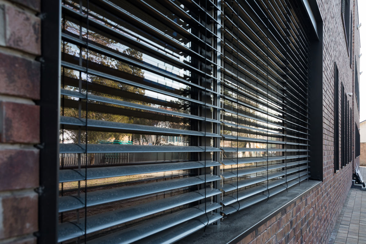 Osnovna škola u Belegišu / photo: SADA Architects