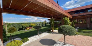 Alu Vitrum bioklimatska pergola / photo: Alu Vitrum