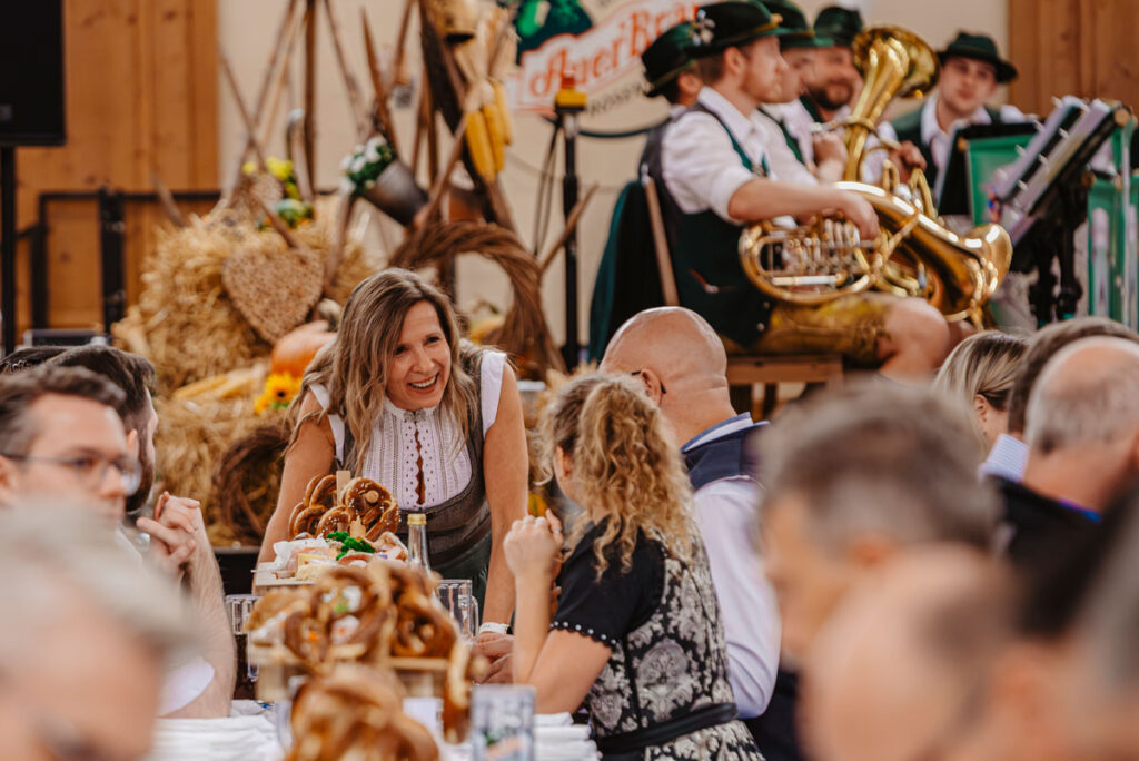„Bavarska svečana večer“, uz bavarsko gostoprimstvo, vrtuljak s pšeničnim pivom, veliki bar i DJ-a, predstavlja idealan završetak prvog dana konferencije / foto: ift Rosenheim
