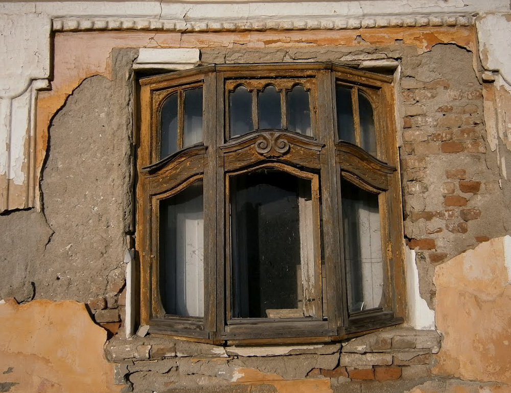 Zaliv je termin za bilo koju vrstu prozora koji je isturen u odnosu na kuću