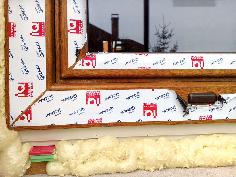 Zamena starog stakla se izvodi posebnim PVC profilima