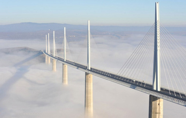 Millau Viaduct Bridge — Millau, Francuska