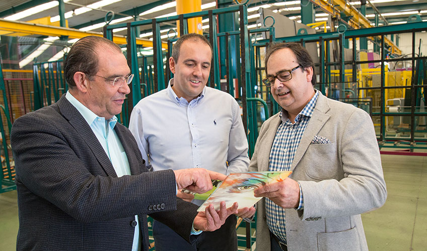 Emilio Molina, vlasnik kompanije Termiglass, Manuel Torres, menadžer prodaje kompanije Termiglass i Juan Mesa, menadžer prodaje LiSEC