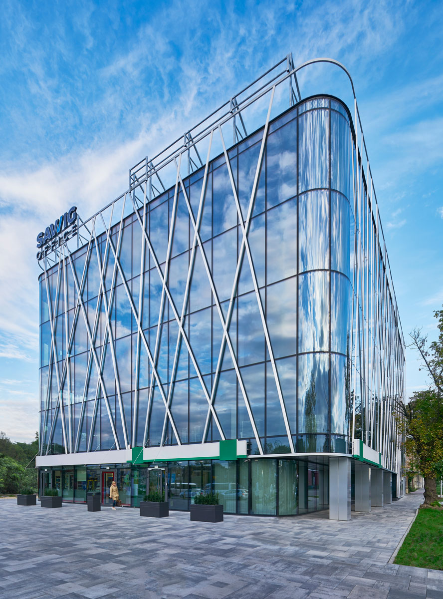 SAWIG office Poslovni objekat sa fasadom od savijenog stakla PRESS GLASS staklo 2