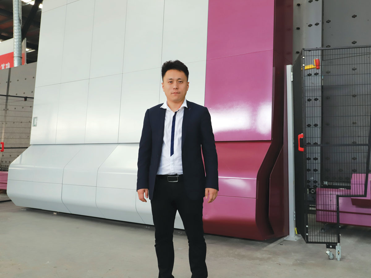 gospodin Liu Hao, generalni direktor Penghao Glass-a