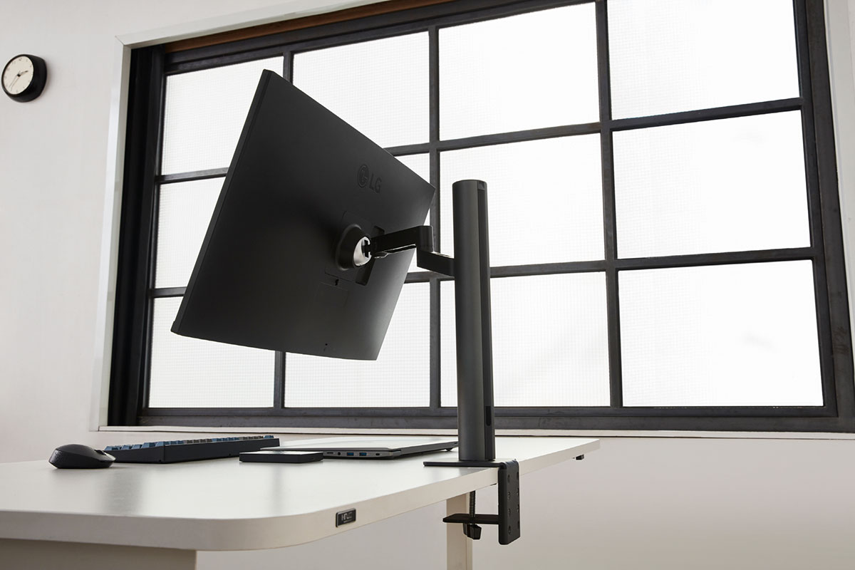LG monitor model 2020 UltraFine™