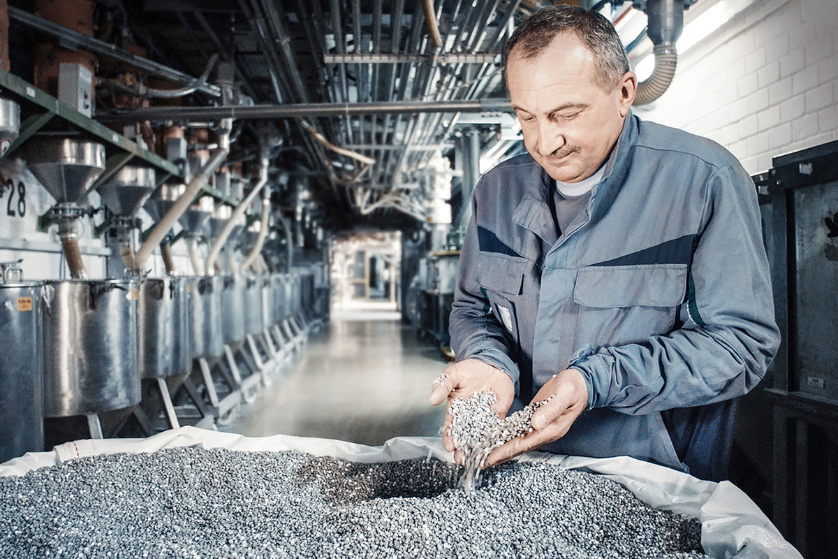 REHAU proizvodi rešenja za građevinski, automobilski i industrijski sektor