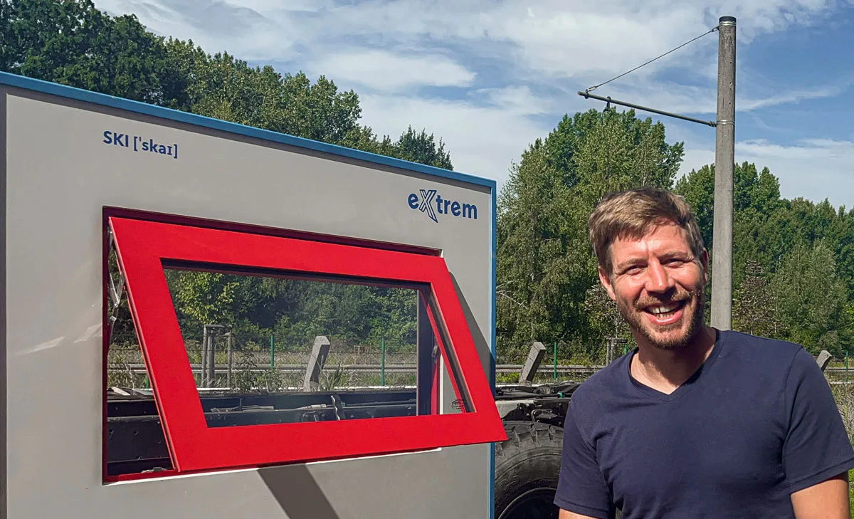 Constantin Hanov-Blum, generalni direktor kompanije ektremfenster GmbH, razvio je SKI aluminijumske prozore posebno za kampere