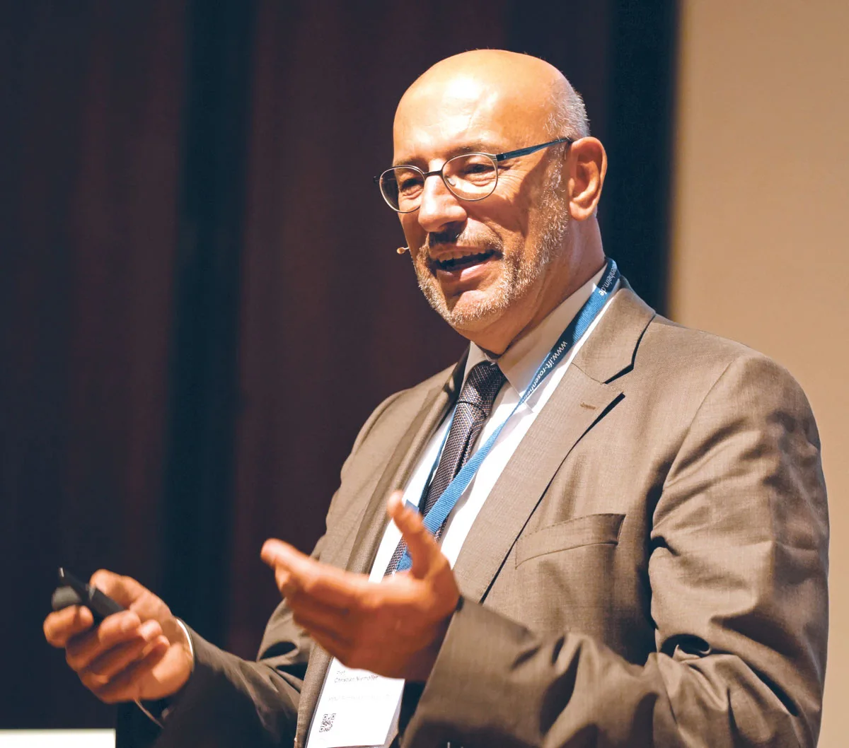 Prof. Christian Niemoller (SMNG Rechtsanvaltsgesellschaft) daje važne savete i preporuke za pravilno projektovanje ugovora o izgradnji prozora i fasada (foto: ift Rosenheim)