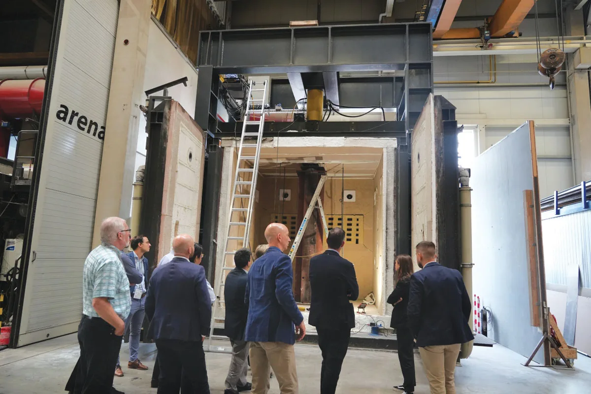Obilazak laboratorije u centru za zaštitu od požara ift (foto: ift Rosenheim)