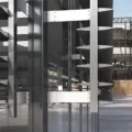 Zaštita od sunčeve svetlosti i kontrola prirodne osvetljenosti zgrada uz pomoć SH3400 od Aluminca