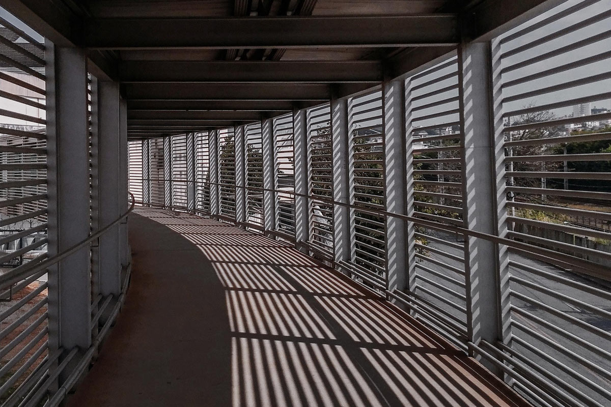 Žaluzine na zgradi / foto: freepik.com