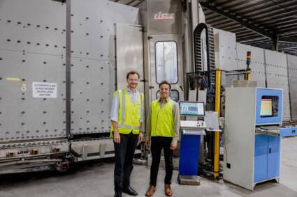 Dean Haritos, izvršni direktor Viridian Glass-a (levo), i Tarun Bhatia, nacionalni OPEX menadžer (desno) / foto: LiSEC