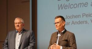 Oskar Anders (član uprave ift Rosenheim) i dr Jochen Peichl (generalni direktor ift Rosenheim) otvorili su 52. Rosenheim Dane prozora / foto: ift Rosenheim