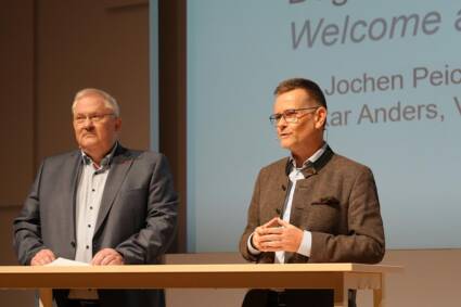 Oskar Anders (član uprave ift Rosenheim) i dr Jochen Peichl (generalni direktor ift Rosenheim) otvorili su 52. Rosenheim Dane prozora / foto: ift Rosenheim