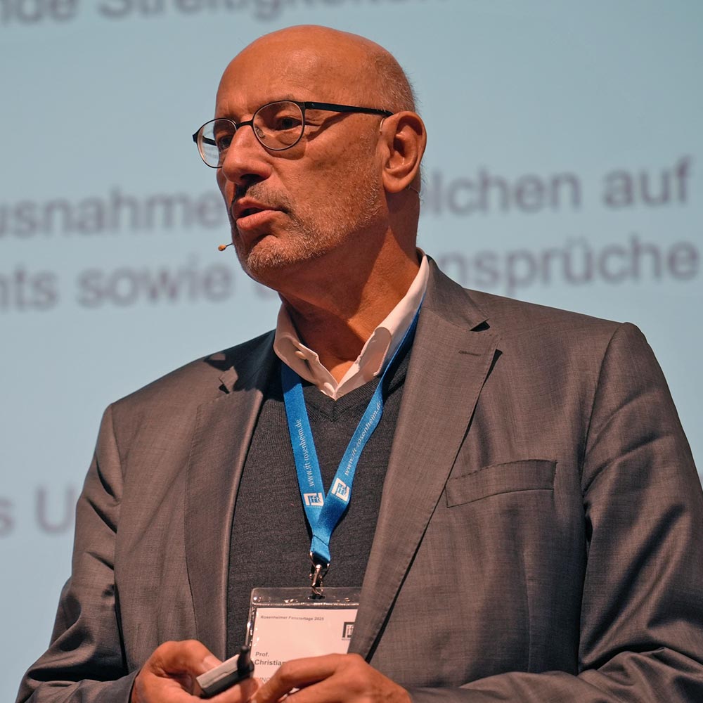 Prof. Christian Niemöller (SMNG advokatsko društvo) dao je važne savete o aktuelnoj sudskoj praksi u građevinskom pravu / foto: ift Rosenheim