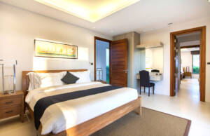 Sobna vrata u enterijeru spavaće sobe / foto: freepik.com