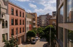 projekat: Stambena zgrada CL8 – Savremena arhitektura u službi udobnosti i održivosti Naziv objekta: CL8 – Stambena zgrada / autor projekta: Nikola Milanović, mast. inž. arh. / foto: Mladen Jovanović