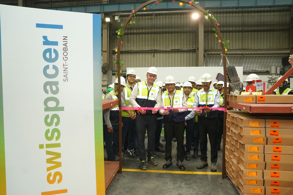 Svečano presecanje vrpce povodom početka proizvodnje Swisspacera u Indiji – prekretnica u saradnji sa Saint-Gobain Glass India / foto: ©Swisspacer
