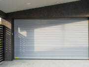 Sistemi vrata i pristupa za savremenu industriju Garažna rolo vrata / foto: Gradar