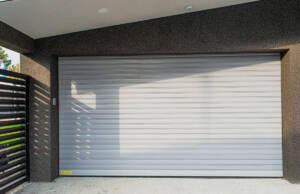 Sistemi vrata i pristupa za savremenu industriju Garažna rolo vrata / foto: Gradar