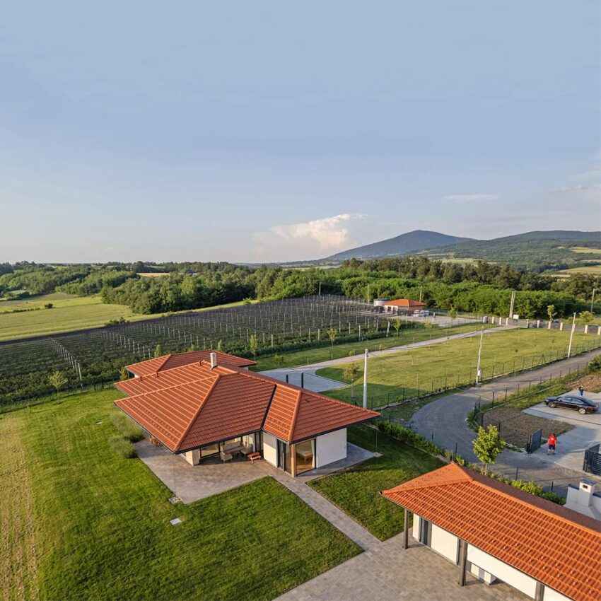 naziv projekta: Kuća na Kosmaju / autor projekta: Atelje Vladislav Lalicki / foto: Rade Kovač