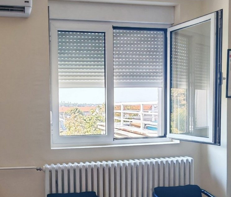 Kompanije Alumil i Joviste donirali aluminijumske prozore i roletne Klinici za ORL i MFH Kliničkog centra Srbije / foto: Alumil